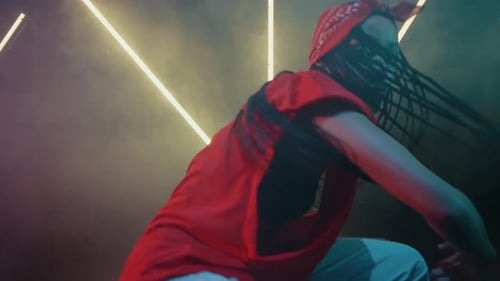 Danseurs exécutant une danse hip hop moderne