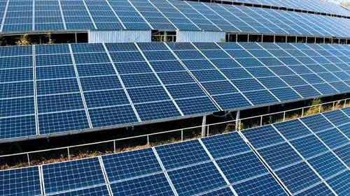 Sonnenbatterie mit umweltfreundlicher Technologie. Moderne Photovoltaik-Solarbatterie mit erneuerbarer Energie.