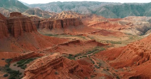 Luftbild des Mars Canyon mit rotem Bergfelsen