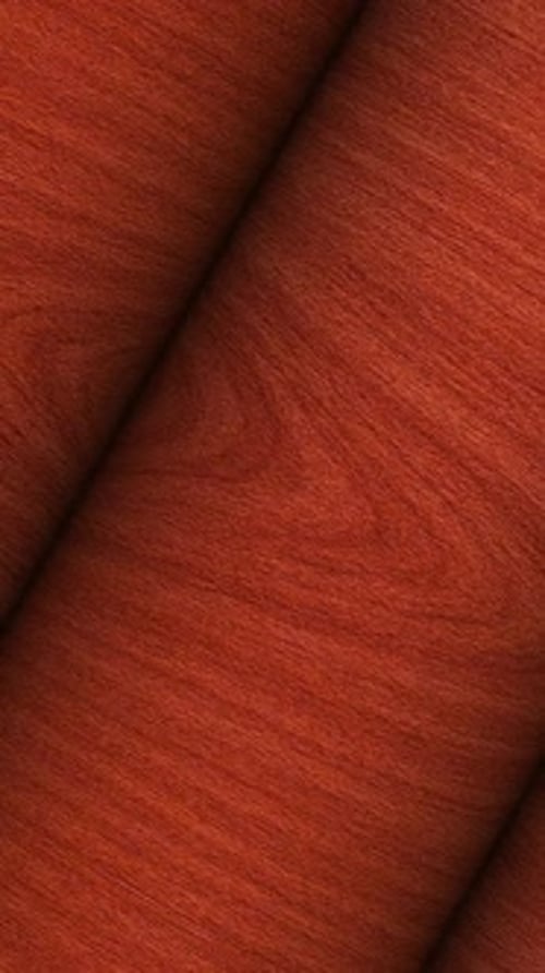 Troncos de madera de bubinga, textura y fibras naturales