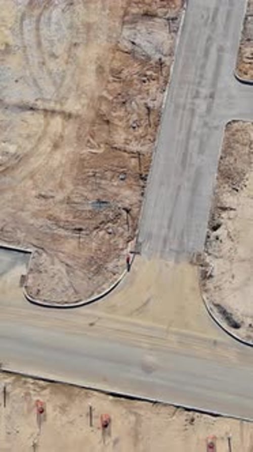 El terreno en el que se construirá un nuevo complejo de desarrollo está completamente listo para la construcción
