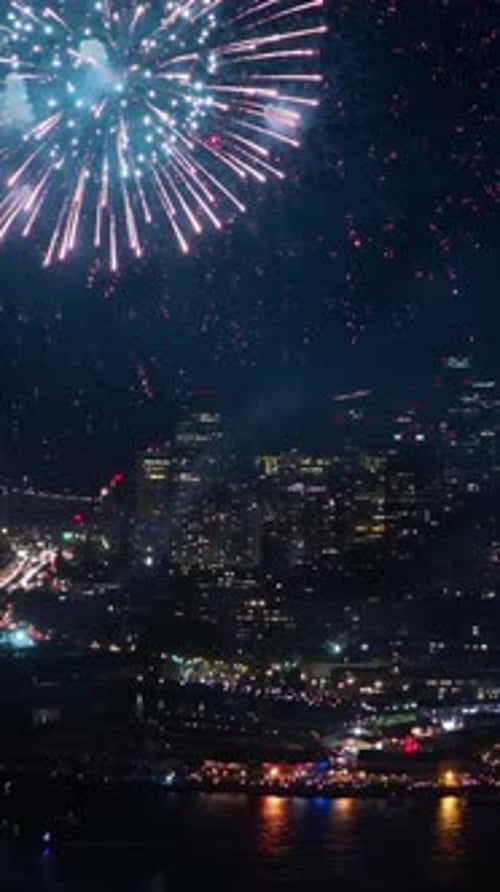 Experience Breathtaking Fireworks Over San Francisco Bay on July 4Th
