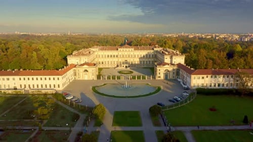 Monza Villa reale ripresa al tramonto.
Drone shooting of Monza Villa Reale at golden Hour