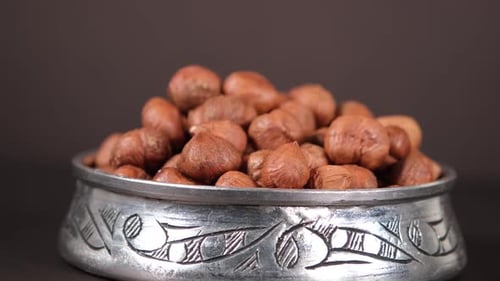 Gros plan sur le noyau de noisette
