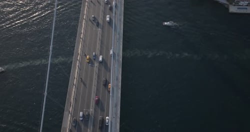 Istanbuler Bosporus-Brücke, Meer und Schiffe, Luftbild 12