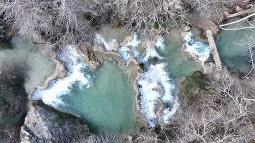 Cascada en el bosque