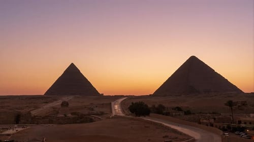Die Pyramiden bei Sonnenuntergang