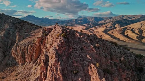 Luftaufnahme des Felskamms und der Landschaft in Erzincan, Türkei
