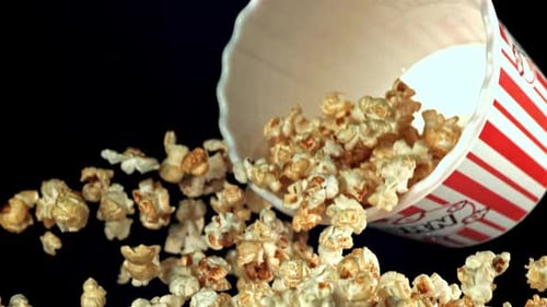 Palomitas voladoras en cámara lenta filmadas con una cámara de alta velocidad a 1000 fps