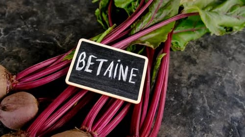 Les betteraves contiennent de la bétaïne sur la table Selective Focus