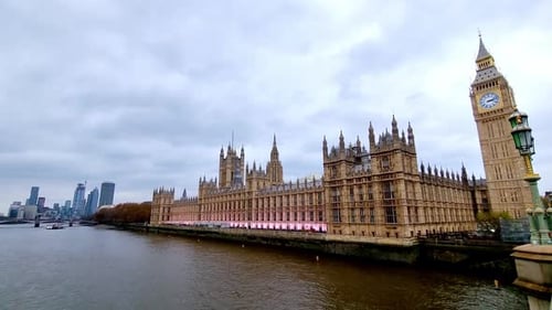 Westminster e Big Ben em Londres. Vista do marco popular do Reino Unido.