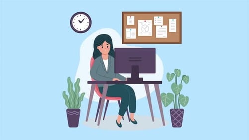 Une femme travaillant au bureau travaille sur un projet sur ordinateur. Horloge en arrière-plan 4K