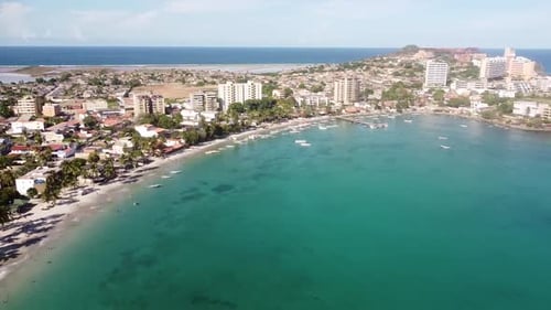 Vidéo aérienne de la plage de Bahia de Pampatar Margarita, Venezuela
