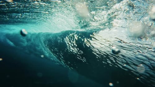 Underwater Ocean Wave Breaking and Splashing