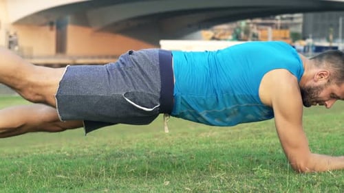 City Park Plank Trainingsroutine