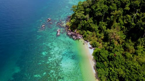 Isla de Ko Adang, cerca de Koh Lip, Tailandia, en el Parque Nacional de Tarutao, provincia de Satun, Tailandia