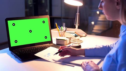 Technology, Virtual Effects and Business Concept - Businesswoman with Chroma Key Green