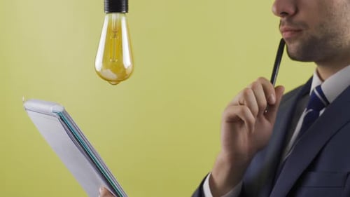 Inspirationskonzept und Ideenbeleuchtung. Eureka.