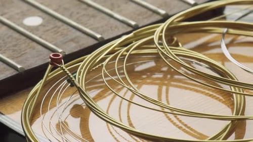 Las
nuevas cuerdas de guitarra están listas para sonar. Tiro macro