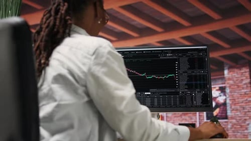 Happy Day Trader Using PC Satisfied After Purchasing Well Performing Stocks