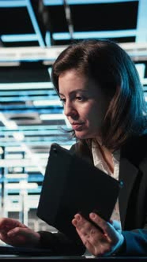 Vertical Video Data Center Developer Uses Devices As Control Panel for Digital Twin Simulation