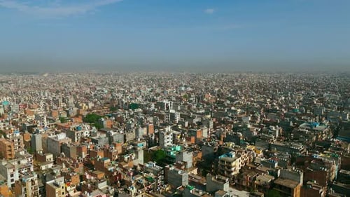 obere Aufnahme der überfüllten Slum City of India und Himmelsaufnahme von einer Drohne