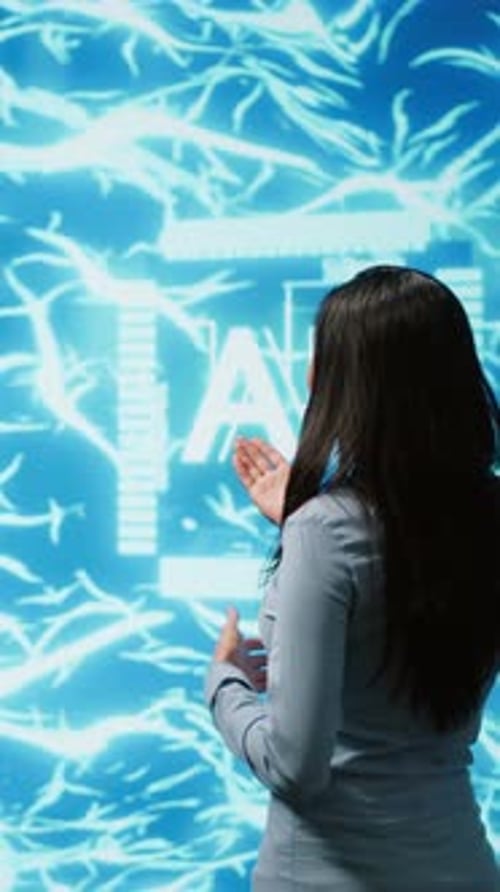 Vertical Video Colleagues Using Virtual Reality Technology and AI Systems