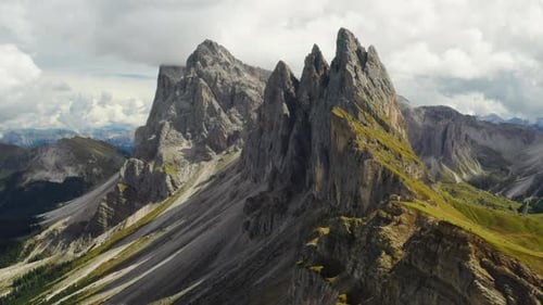 Point d'observation touristique surplombant Seceda Ridgeline