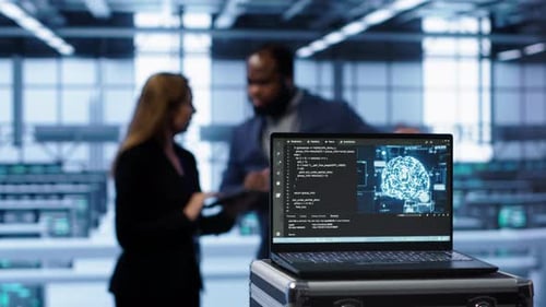 Konzentrieren Sie sich auf Laptops, die von Serverfarm-Technikern verwendet werden