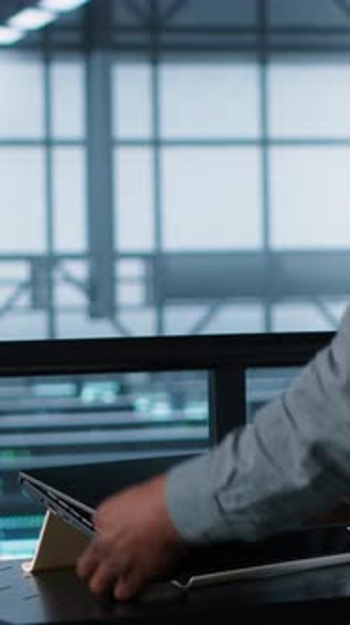 Vertical Video Man Coding on Data Center Testing Failover Scenarios Using Notebook