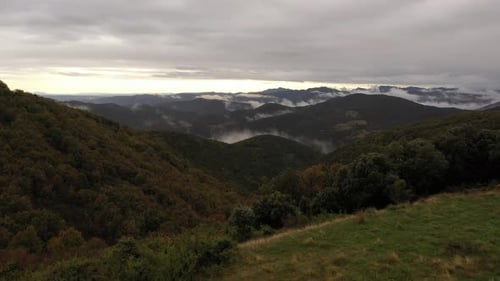 A cloudy day by the mountains