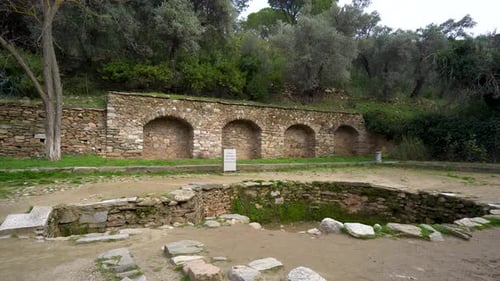 L'ancienne citerne d'eau de la Maison de la Vierge Marie à Éphèse 4K