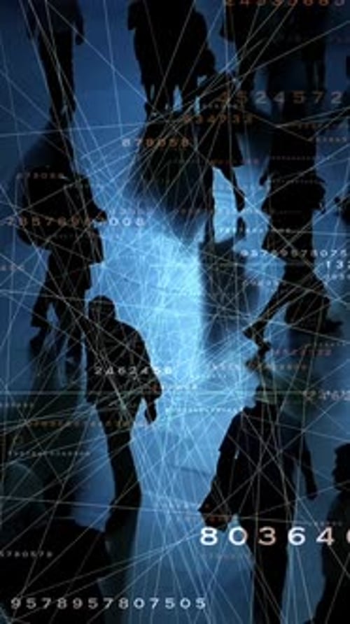 Figuras silueteadas de pie juntas en medio de varias conexiones digitales y redes a su alrededor