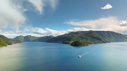 Scenic view of Lake Como, Italy in daylight