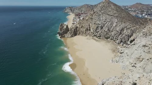 Vista aérea de Cabo San Lucas al atardecer, Baja California, México.