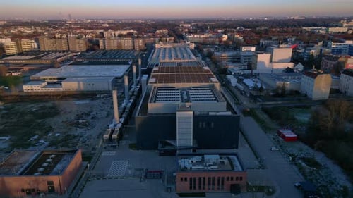 Rechenzentrum, Cloud-Service, Quantencomputing, Serverraum, Schöne Luftaufnahme, Flugdrohne