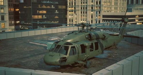 Militärhubschrauber landet bei Tageslicht auf dem städtischen Dach
