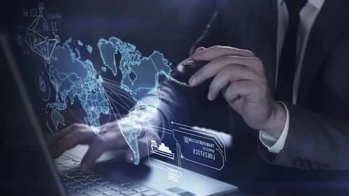Arbeit an einem virtuellen Panel mit Versanddaten 4K