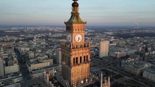 Vista aérea de la aguja del Palacio de Cultura y Ciencia, Varsovia, Polonia