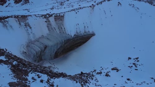 Snowy Mountain Range With Clear Atmosphere Hd