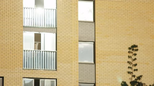 Un edificio nuevo y grande