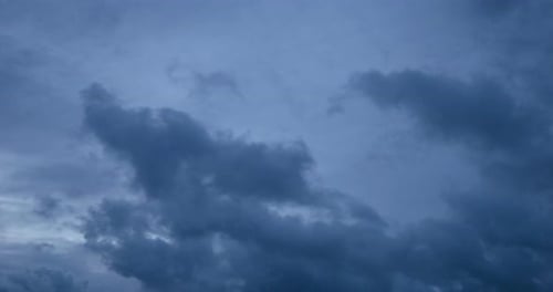 Wintersaison, Bewölkter Himmel über Südfrankreich