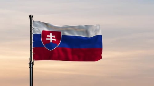 Slowakei Schöne Flagge weht hoch am friedlichen Himmel