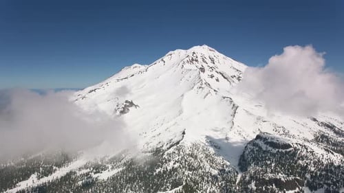 Mount shasta majestic aerial view in california's cascade mountains