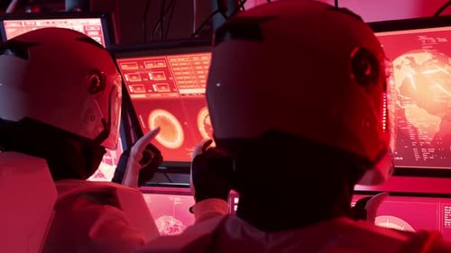 Team von Astronauten in Raumanzügen an Bord der Marsstation Eine Crew von Kosmonauten steuert die