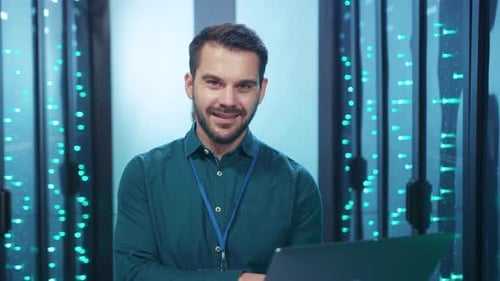 Professional IT Technician with Expertise in Data Center Operations and Management