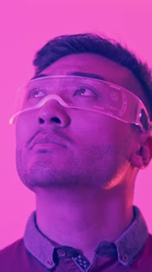 Android with Humanlike Appearance Gesticulates Using Artificial Intelligence Goggles