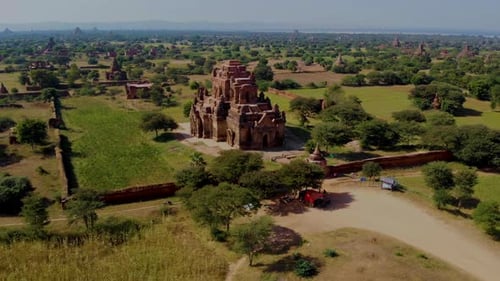 Explore the Mystical Temples of Bagan Myanmar Under a Clear Blue Sky