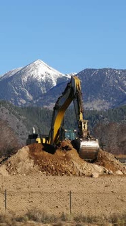Vertical Video Hydraulic Earth Mover