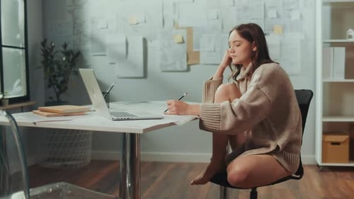 A Female Architect Working From Home Creates Innovative Projects